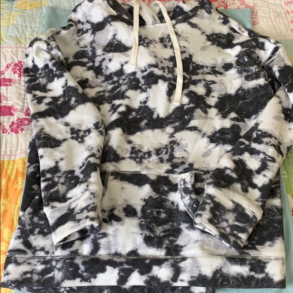granite-inspired sweatshirt